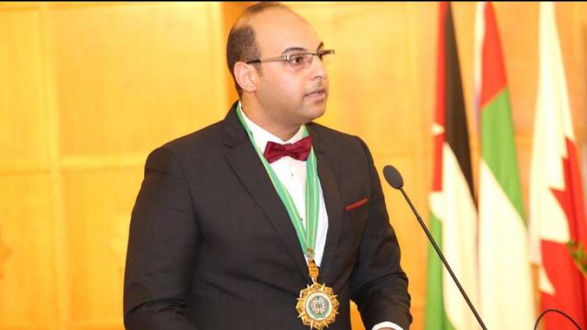 الدكتور عبد الله الباطش الفائز بلقب الشاب النموذج لعام 2019 من جامعة الدول العربية