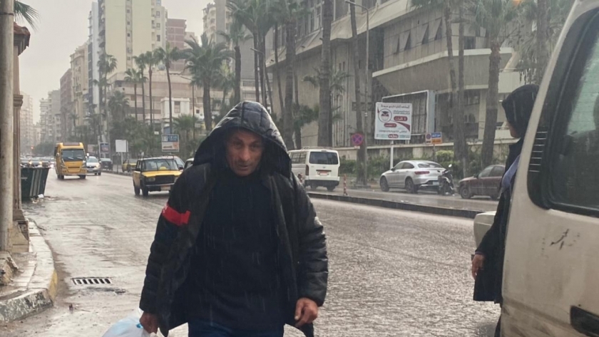 أمطار غزيرة تضرب الإسكندرية بنوة الفيضة الصغري