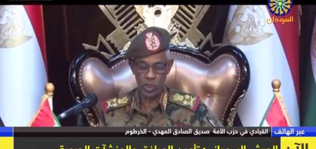 وزير الدفاع السوداني يعلن إغلاق أجواء البلاد وجميع المعابر الحدودية