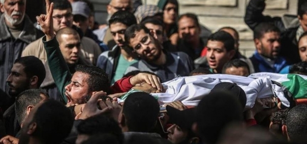 وفاة فتى فلسطيني متأثرا بجروح أصيب بها في قصف مدفعي إسرائيلي برفح