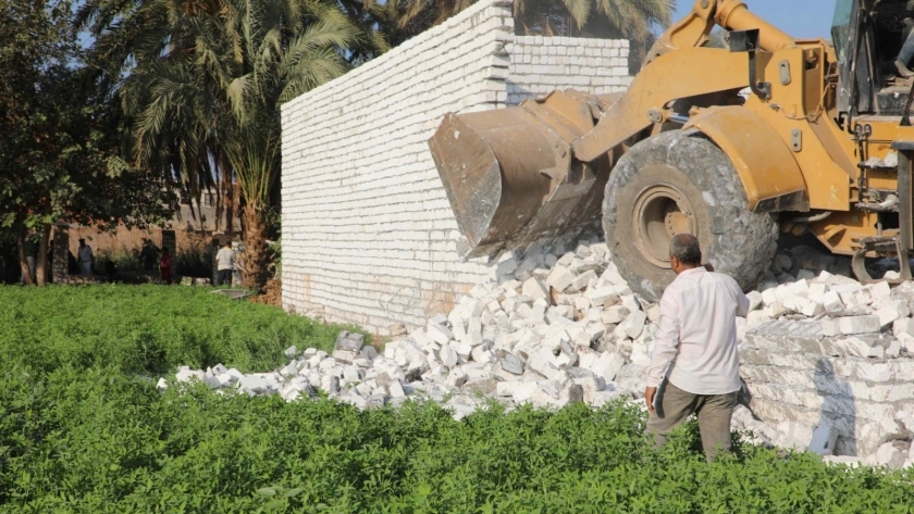 إزالة تعديات في محافظة المنيا