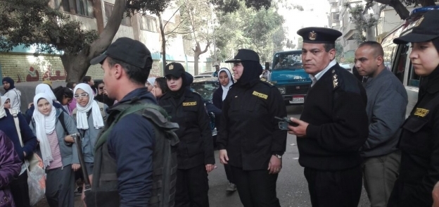قوات الأمن أثناء الحملات الأمنية للتصدي للتحرش بالمدارس