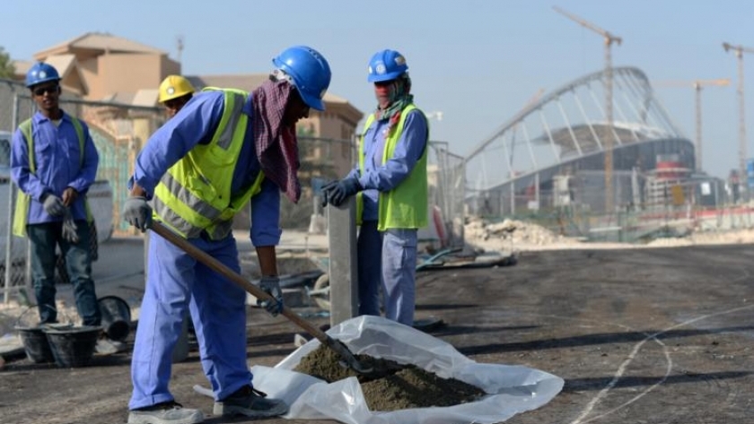 العمال الأجانب فى قطر يتعرضون لمعاملة سيئة وانتهاك لحقوقهم