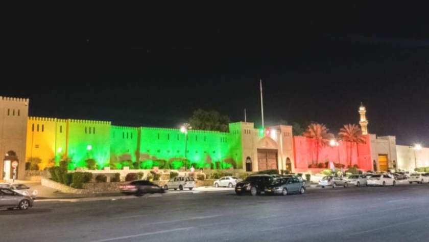 شوارع عمان تتزين لاستقبال العيد الوطني الـ50