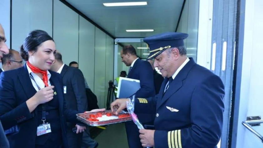 مطار كازبلانكا يستقبل طائرة مصر للطيران الجديدة برشاشات المياه
