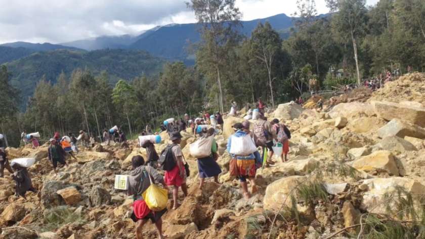الانهيار الأرضي في بابوا غينيا الجديدة