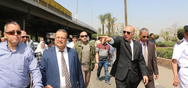 محافظ القاهرة يتفقد محور عباس العقاد