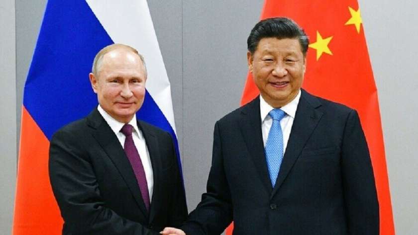 الرئيس الصيني تشي جين بينج ونظيره الروسي