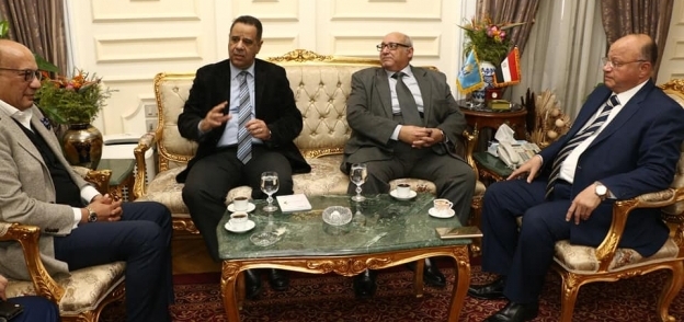 اجتماع محافظ القاهرة ورئيس جامعة عين شمس