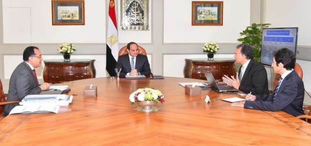 السيسي يجتمع مع رئيس الوزراء ووزير النقل