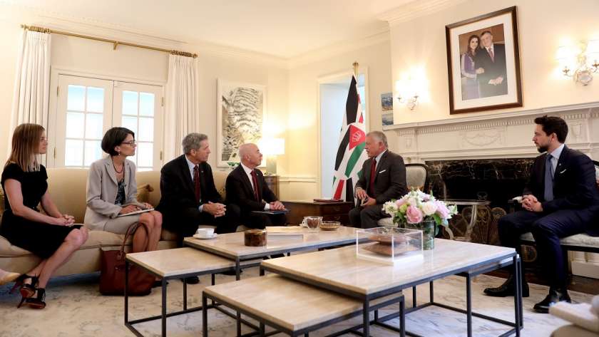 ملك الأردن خلال لقائه بوزير الأمن الداخلي الأمريكي لبحث الانضمام لبرنامج الدخول العالمي
