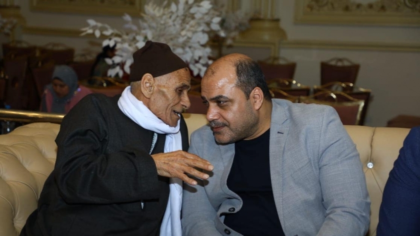 الدكتور محمد الباز ووالده
