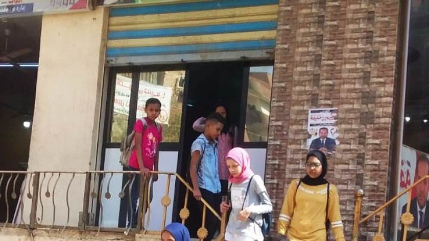 محافظ أسوان: إعفاء 15 ألف طالب وطالبة من المصروفات المدرسية