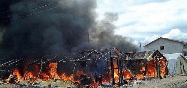 اشتعال النيران في مخيم للنازحين في كركوك