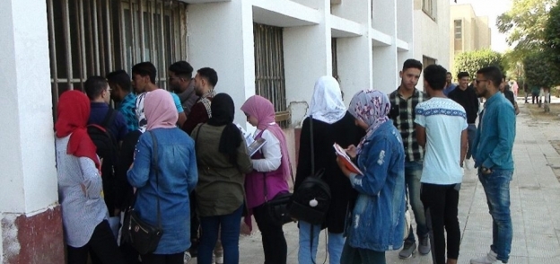 الطالبات الأكثر إقبالاً على الترشح لانتخابات اتحادات الطلاب فى المنيا
