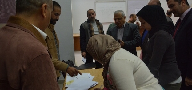 فوز غالبية المرشحين في انتخابات اتحاد طلاب جامعة الفيوم بالتزكية