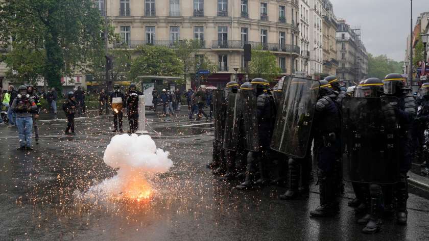 اشتباكات بين الشرطة والمتظاهرين في عدة مدن فرنسية