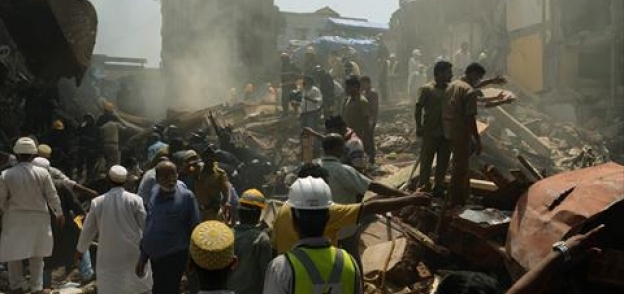 بالصور| 4 قتلى و30 مفقودا على الأقل بانهيار مبنى في مومباي