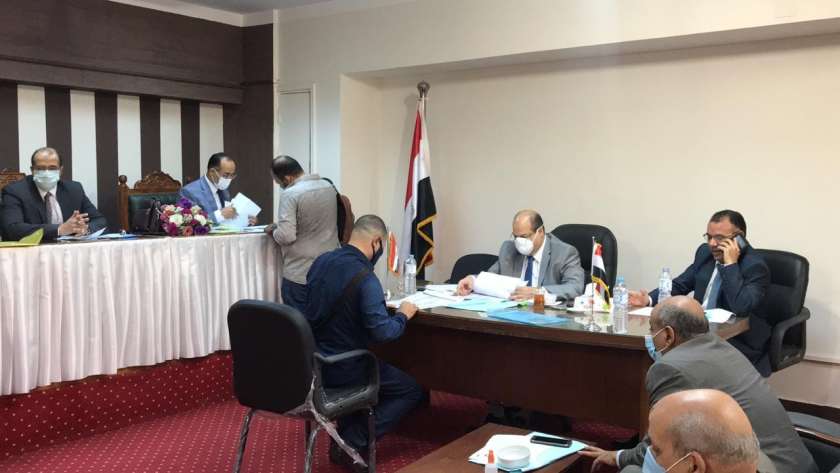 لجنة تلقى طلبات المرشحين لإنتخابات مجلس النواب بأسيوط