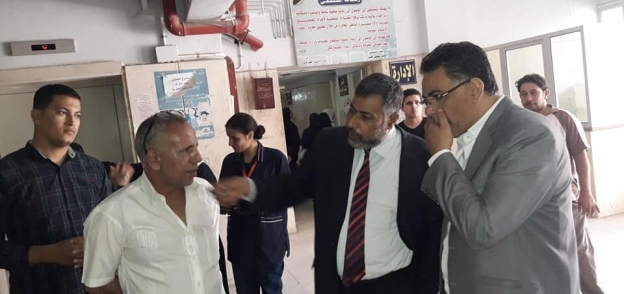 مدير الرعاية بالشرقية يتفقد مستشفى أولاد صقر لمتابعة سير العمل