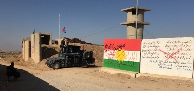 القوات العراقية بالقرب من حقل نفطى بكركوك