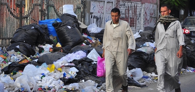 أزمة القمامة على رأس أولويات محافظ الإسكندرية الجديد