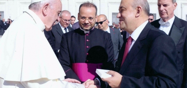 وزير السياحة وبابا الفاتيكان