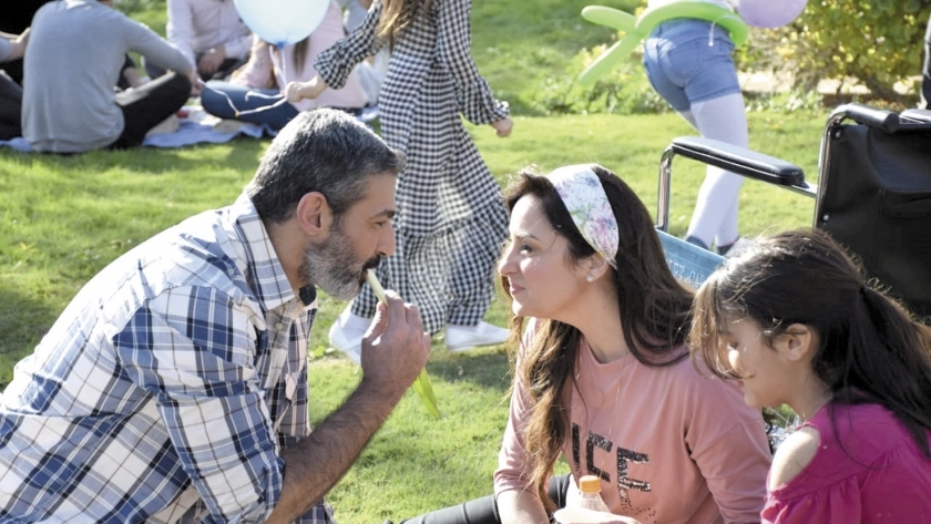 ياسر جلال ونيرمين الفقي في مشهد من مسلسل ضل راجل