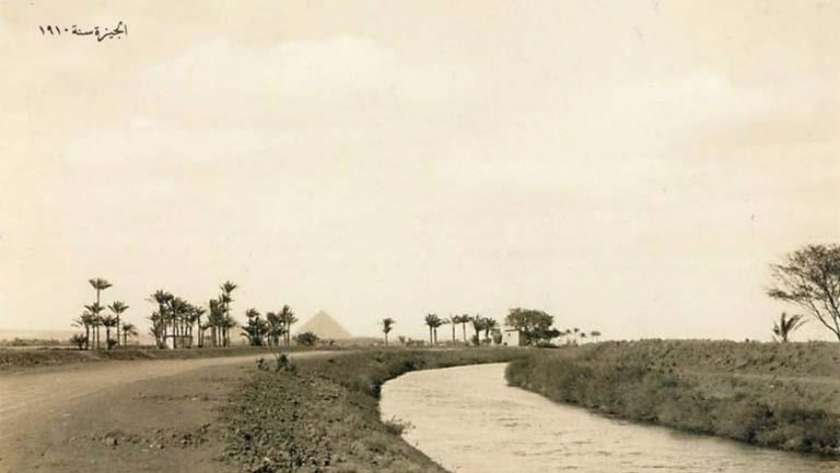 فيضان النيل يصل للأهرامات