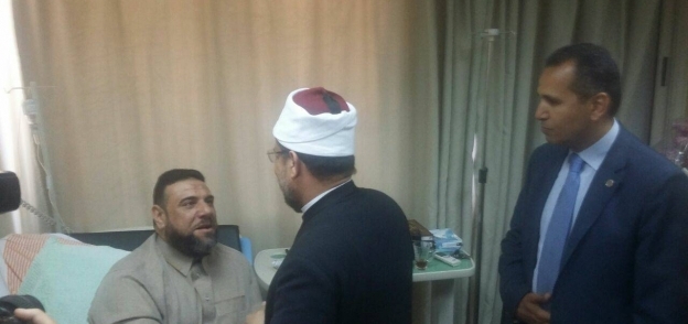 وزير الأوقاف يزور الشيخخ محمد العجمي وكيل الوزارة بالإسكندرية