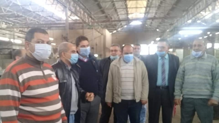 بالصور..رئيس غزل المحلة ل"عماله":"أنتم عماد بناء صناعة النسيج في مصر"