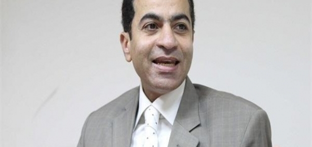 الدكتور هشام إبراهيم أستاذ التمويل والاستثمار