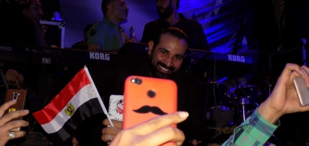 أحمد سعد يحيي احتفالية بفوز "السيسي" في ميدان سواقي الهدير بالفيوم