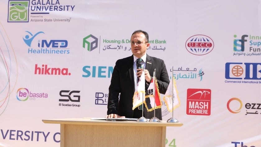 الدكتور محمد الشناوي رئيس جامعة الجلالة