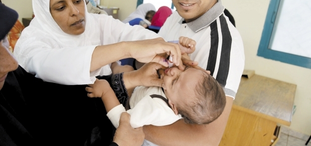 تطعيمات ضد مرض شلل الأطفال بالغربية صورة أرشيفية