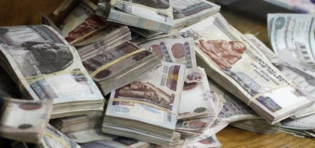 بلومبرج:الجنيه المصري أقوى أداء أمام الدولار بين عملات الأسواق الناشئة