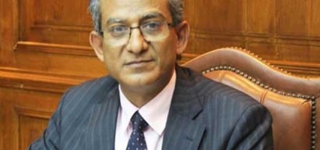 الدكتور عاطف عبد الحميد رئيس هيئة الطاقة الذرية