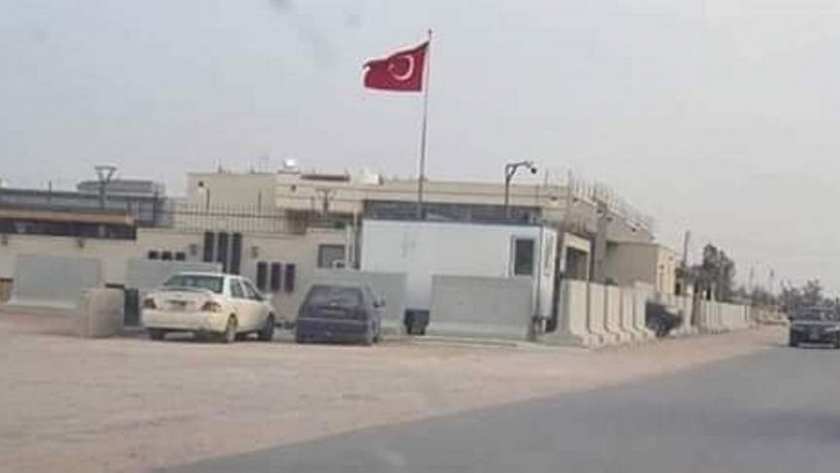 رفع العلم التركى فى ليبيا