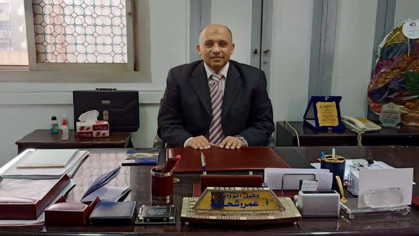 عمرو شحاتة وكيل وزارة التربية والتعليم بمطروح - صورة أرشيفية