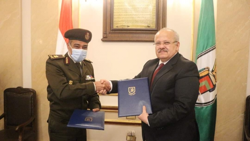 القوات المسلحة توقع برتوكول تعاون مع جامعة القاهرة