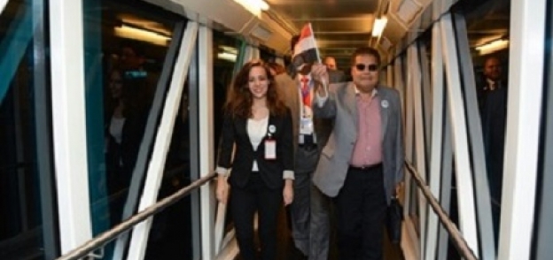 «زويل» يرفع علم مصر فى افتتاح «القناة» العام الماضى