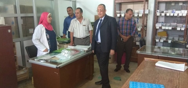 مدير «تأمين الشرقية» يتابع إخلاء مستشفى العاشر من رمضان لتطويره
