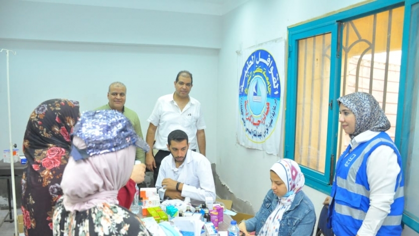 جامعة كفرالشيخ تواصل قوافلها الطبية في قرية «البياض» ضمن «حياة كريمة»