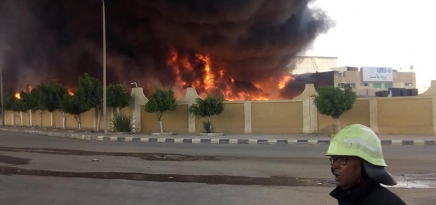 صورة من حريق المصنع
