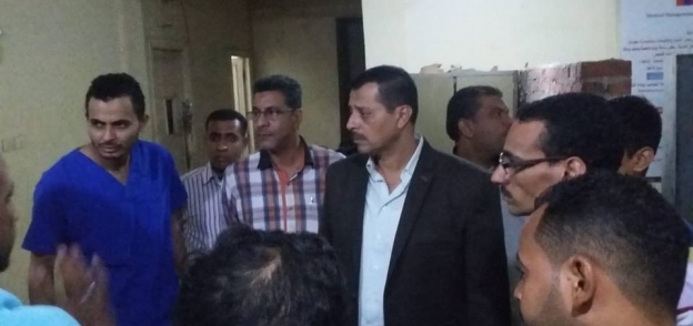 بالصور| رئيس "نجع حمادي" يحيل النوبتجية الليلة بالمستشفى العام للتحقيق