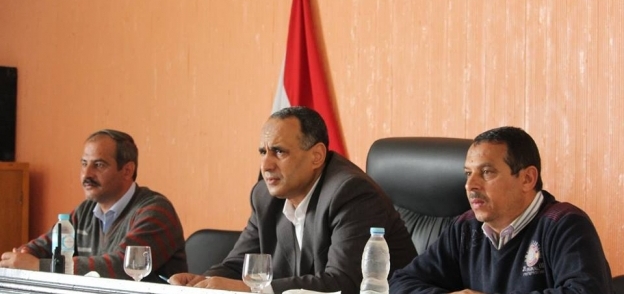 رئيس مدينة دسوق يناقش استعدادات الإنتخابات
