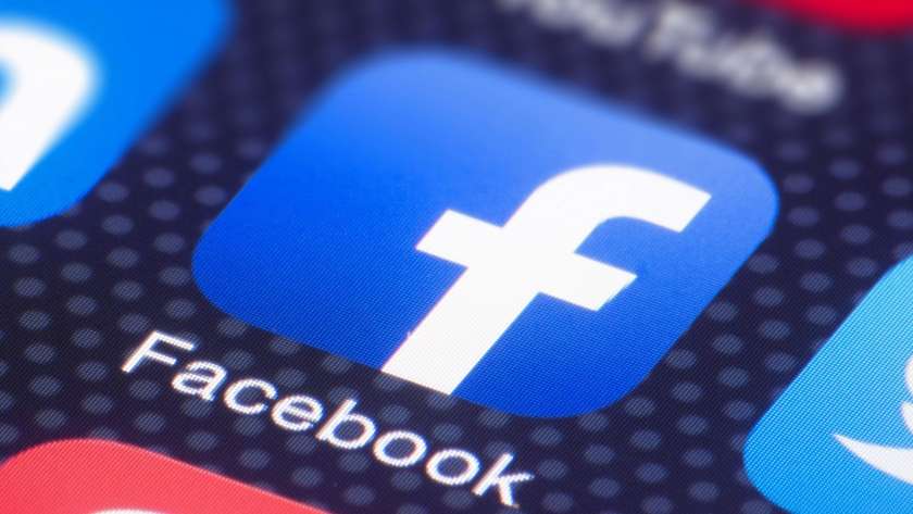 فيسبوك يضع إعلانا لنفسة على إنستجرام ليؤكد أنه مازال موجود