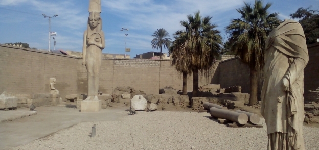 معبد رمسيس الثانى.. منطقة بلا حماية