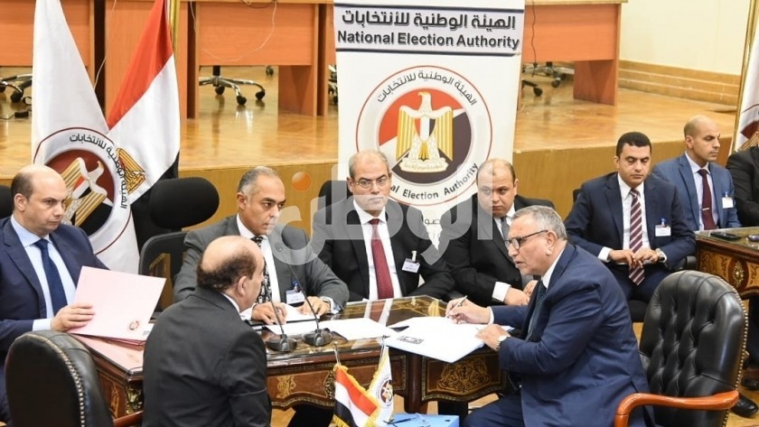 عبد السند يمامة خلال تقديم أوراق الترشح