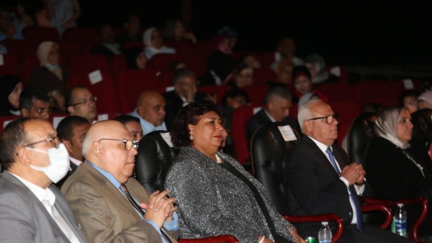 الدكتورة إيناس عبدالدايم وزيرة الثقافة ومحافظ بورسعيد